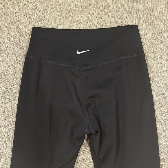 Nike Swoosh Leggings - Picture 4 of 5